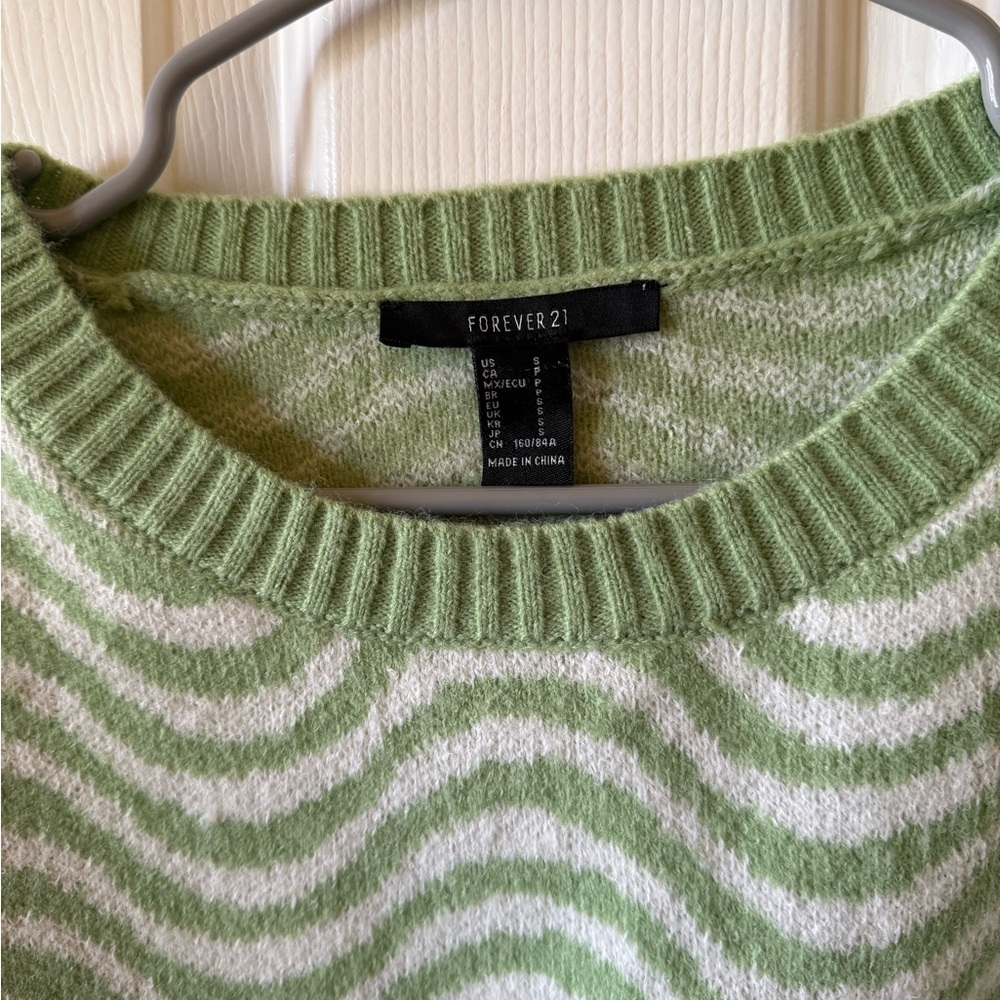 Forever 21 Green and Cream Wave Geometric Sweater - Picture 3 of 3
